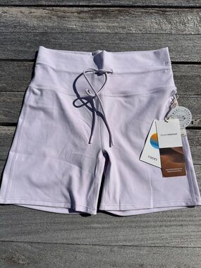 Vuori Daily Short Opal Size Medium NWT Lightweight Athletic Shorts 💜